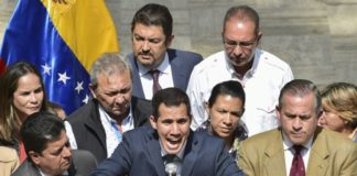 Guaidó denuncia que Maduro intenta mover USD 1.200 millones hacia Uruguay