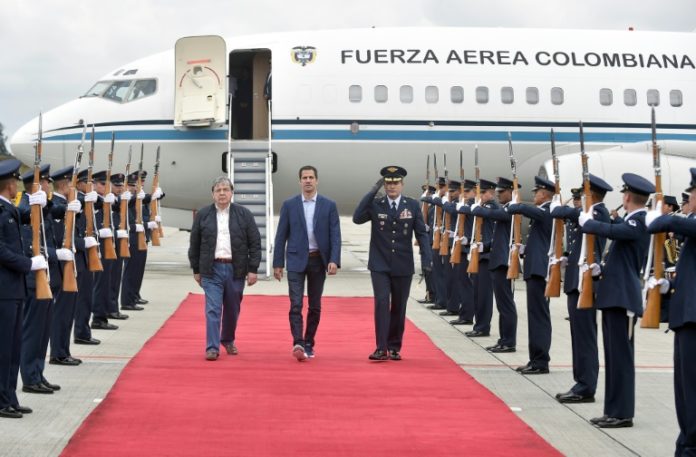 Guaidó llega a Bogotá para arreciar presión contra Maduro en Venezuela