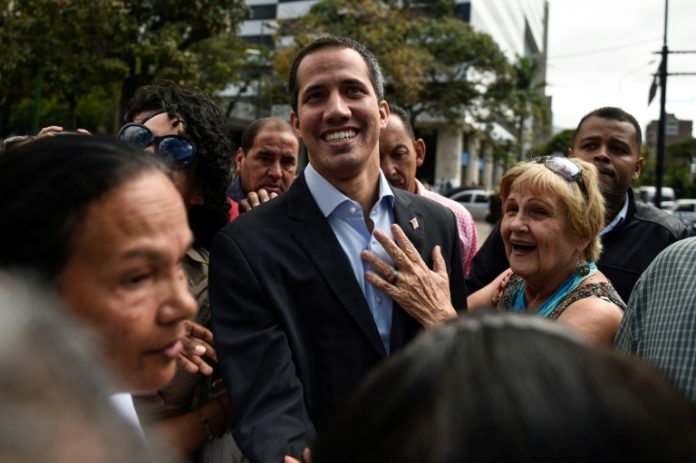 Guaidó parte en caravana a la frontera con Colombia por ayuda humanitaria