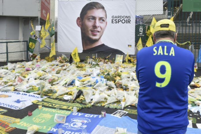 La familia de Sala comienza el duelo, el fútbol rinde homenaje al argentino