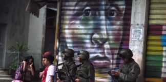 Los incidentes armados y deserciones en torno a Maduro