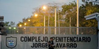 Nicaragua libera a decenas de presos antes de diálogo entre gobierno y oposición