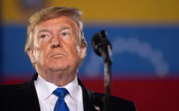 Trump advierte a militares venezolanos que si siguen apoyando a Maduro "lo perderán todo"
