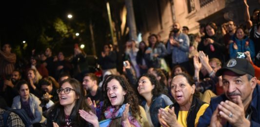 Vecinos de la "Roma" toman sus calles para celebrar sus tres premios Óscar