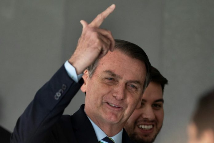 Bolsonaro llama a "liberar Venezuela" antes de su encuentro con Trump
