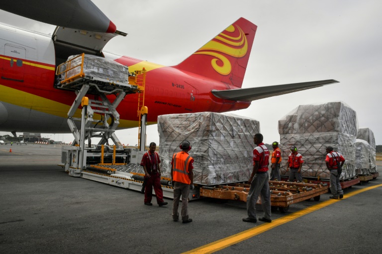 Cruz Roja distribuirá 'ayuda humanitaria' en medio de la pugna Maduro-Guaidó