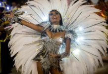 El carnaval de Rio busca en las raíces una nueva identidad para Brasil
