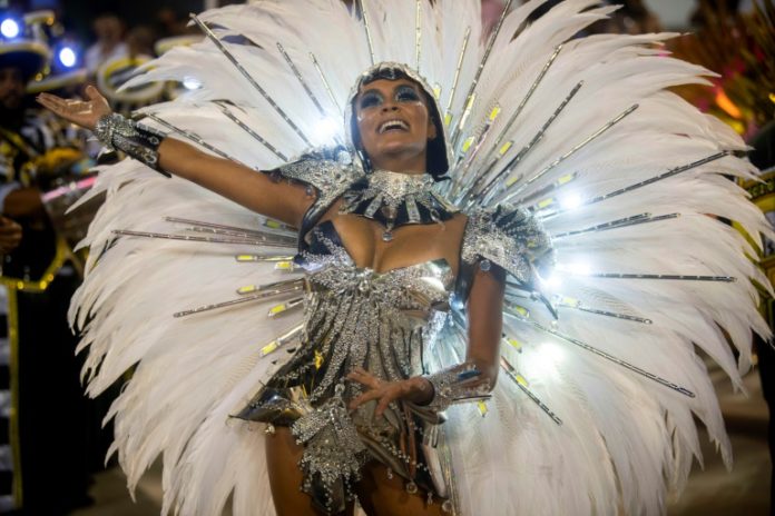 El carnaval de Rio busca en las raíces una nueva identidad para Brasil