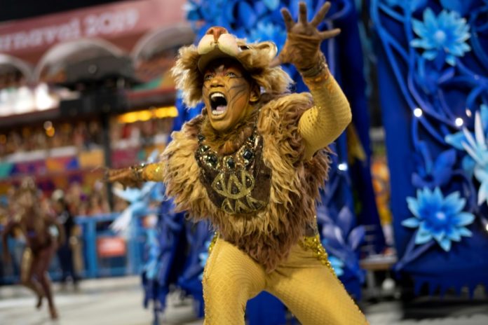 El carnaval de Rio, contra viento y mareas