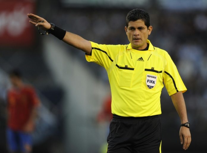 Exárbitros de fútbol colombiano señalan a Óscar Julián Ruiz de acoso sexual