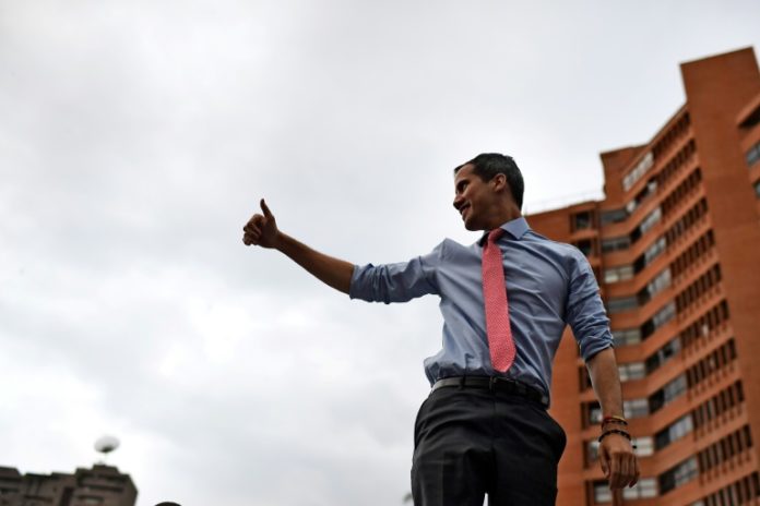 Guaidó comienza a preparar movilización nacional hacia palacio presidencial