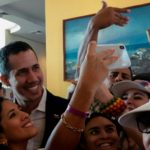 Guaidó convoca a concentraciones y emprende el regreso a Venezuela