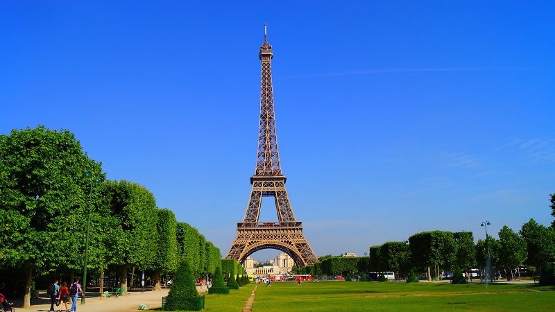 La nueva oferta gastronómica de la Torre Eiffel se apunta al bio