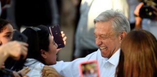 López Obrador dice comer en 'fondas' mexicanas sin temor a venenos