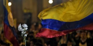 Miles marcharon en Colombia en defensa del acuerdo de paz ante intentos de reforma