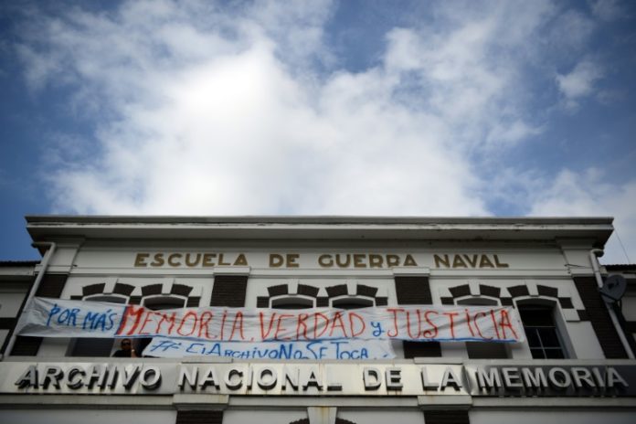 Recuerdos del regreso a la ESMA, emblema de la dictadura argentina