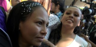 Tres salvadoreñas condenadas a 30 años por ley antiaborto salen de prisión