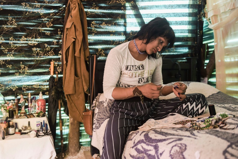 Una indígena transgénero y una diseñadora colombianas conquistan las pasarelas