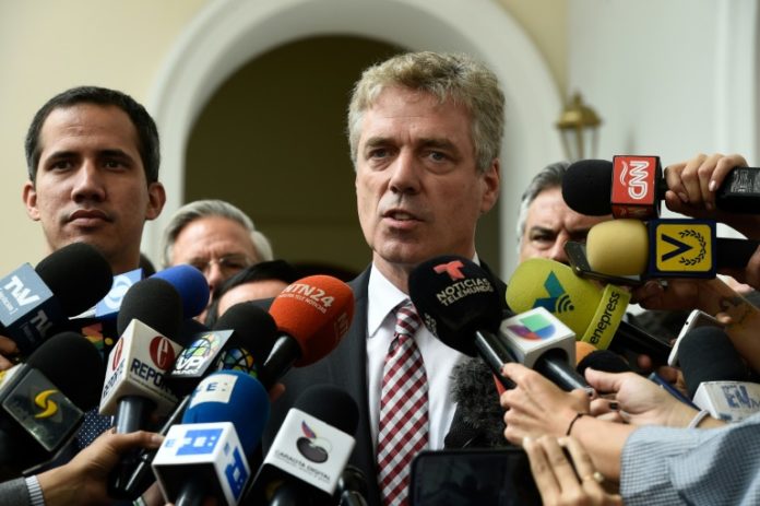 Venezuela expulsa al embajador alemán y enfrenta más sanciones de EEUU