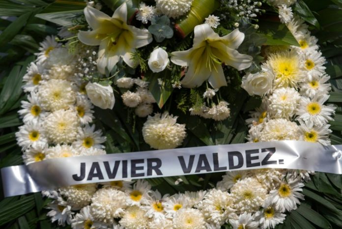 Viuda de periodista asesinado en México denuncia espionaje del anterior gobierno