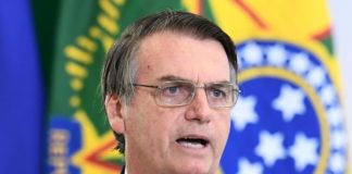 Bolsonaro amplía programa social emblemático de la izquierda en Brasil