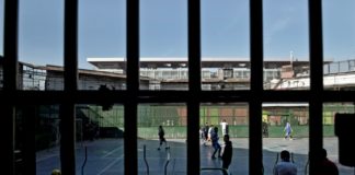 Chile reduce hacinamiento en cárceles, pero situación sigue precaria