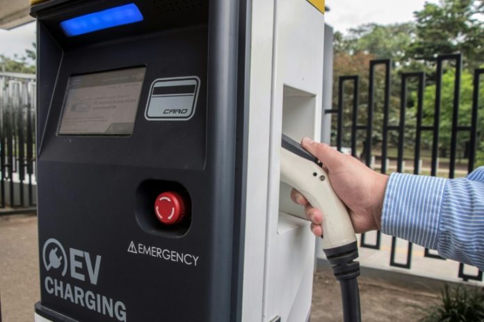 Costa Rica anuncia instalación de red de carga para vehículos eléctricos