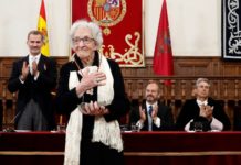 Devota de "El Quijote", la poetisa uruguaya Ida VItale recibe el Premio Cervantes
