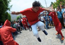 Diablos se postran ante Jesús, en batalla del bien contra el mal en El Salvador