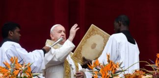 El papa se solidariza con víctimas de Sri Lanka y pide atajar "injusticias y violencia" en Venezuela