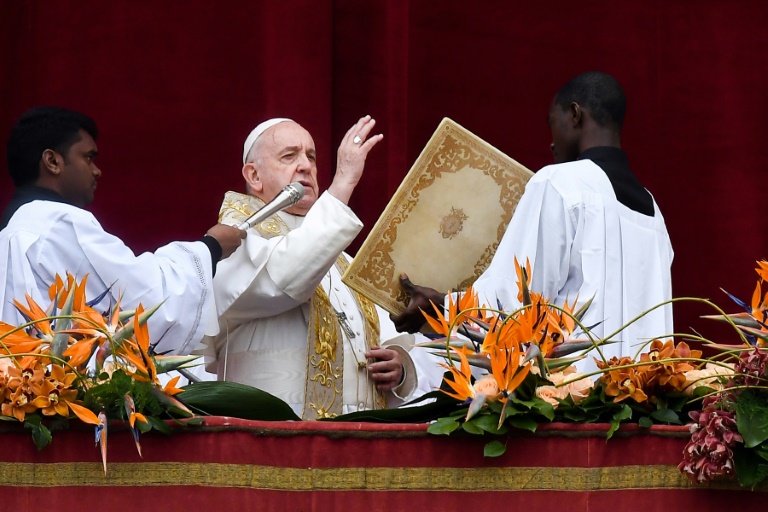El papa se solidariza con víctimas de Sri Lanka y pide atajar 
