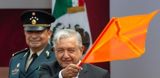 El presidente de México da banderazo simbólico de construcción de nuevo aeropuerto