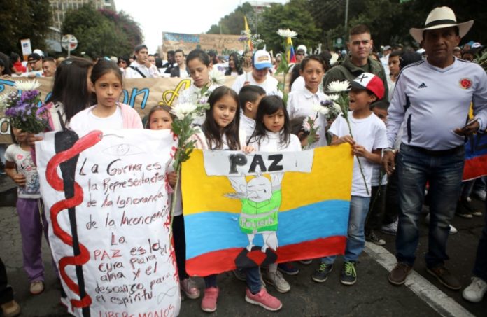 Exnegociadores de paz piden al ELN alto al fuego unilateral en Colombia