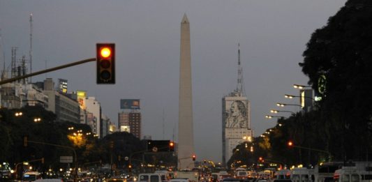 Industria automotriz argentina, con las ruedas desinfladas