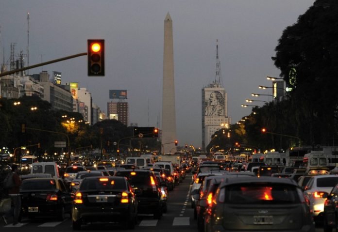 Industria automotriz argentina, con las ruedas desinfladas