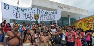 Indígenas de Ecuador marchan para mantener su territorio libre de petroleras