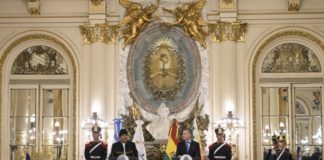Macri y Evo Morales impulsan acuerdos comerciales en reunión en Argentina