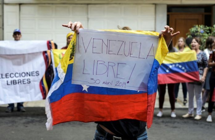 Manifestaciones ante embajadas de Venezuela en varios países