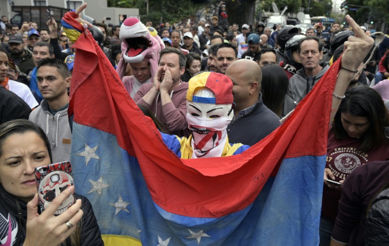 Manifestaciones ante embajadas de Venezuela en varios países