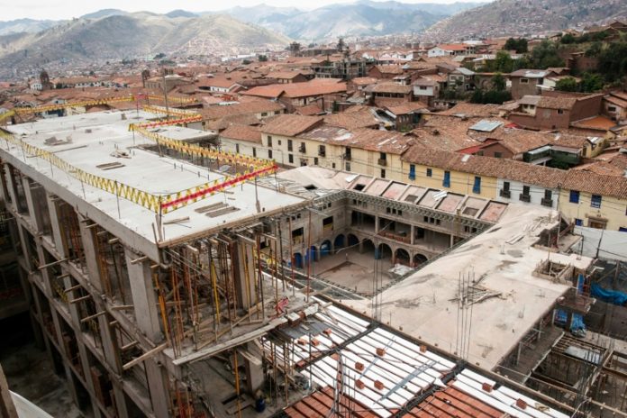 Multa de USD 2,2 millones a constructora por destruir muros incas en Cusco