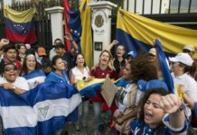 El mundo reacciona al levantamiento de militares en Venezuela