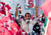 El opositor panameño Roux pide el voto para repetir el gobierno de Martinelli
