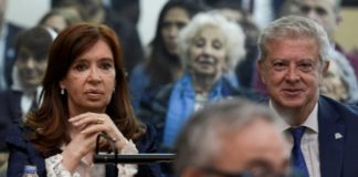 Empieza juicio por corrupción a Kirchner en medio de la campaña electoral