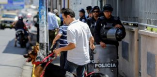 Fuerte presencia policial en funeral de opositor en Nicaragua