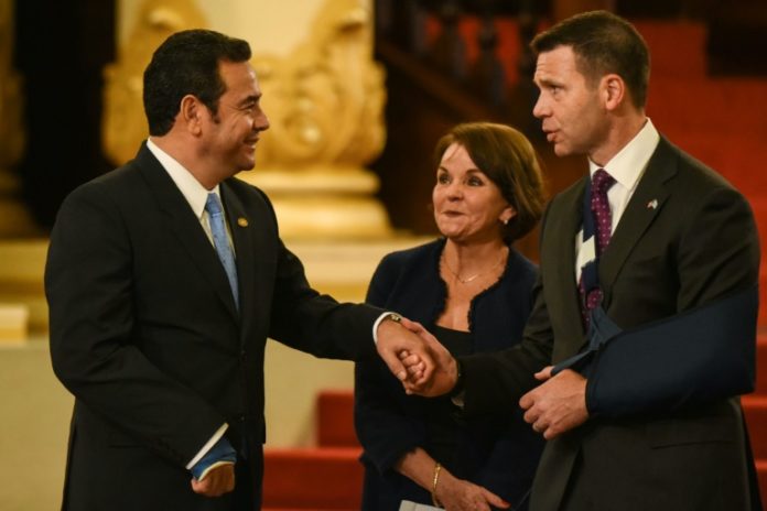 Guatemala y EEUU firman convenio para frenar el tráfico de migrantes y de drogas