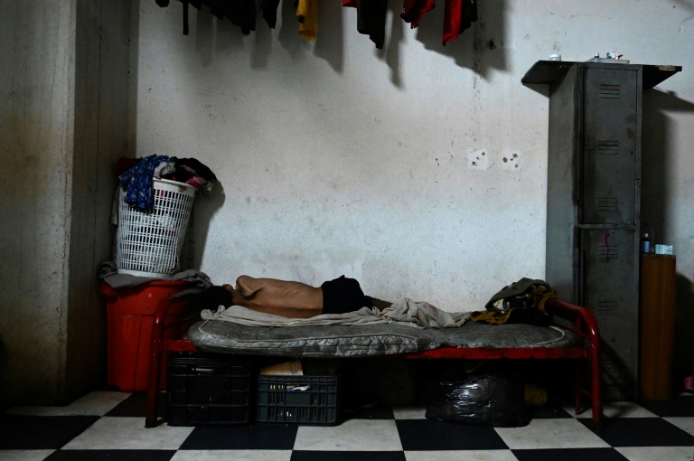 Infierno a la espera de una casa - la vida en edificios invadidos en Venezuela