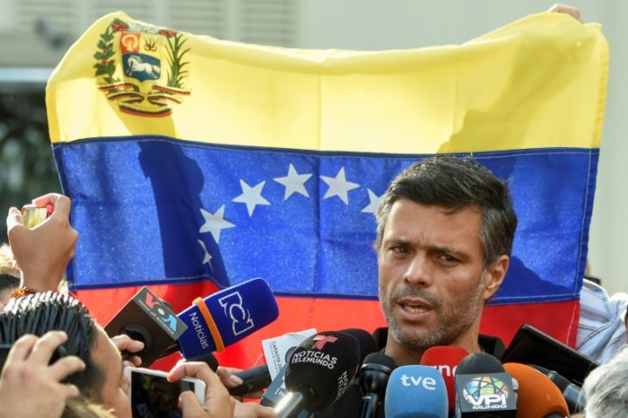Leopoldo López dijo que rebelión militar fue un primer paso para quebrar 
