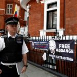 Partidarios de Assange protestan contra incautación de sus bienes en Londres