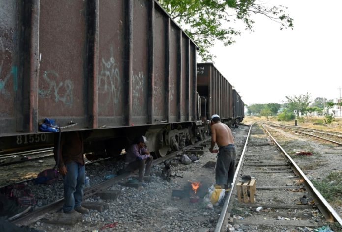 Rescatan a 281 centroamericanos migrantes en el sur de México