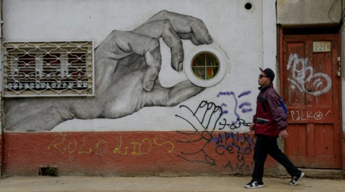 Valparaíso, una galería al aire libre del grafiti y el mural urbano